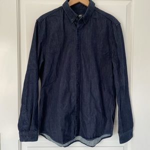 Medium long sleeve H&M casual dress shirt.